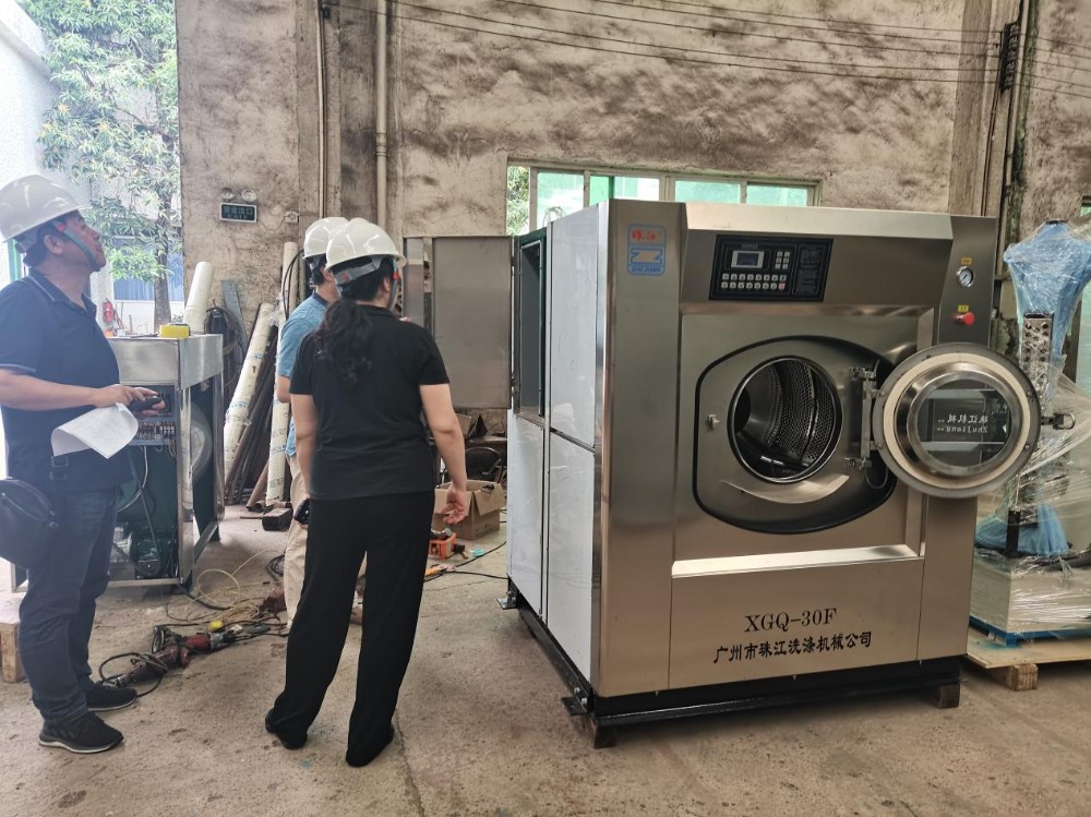 高效節(jié)能、品質(zhì)保障：廣州大型酒店工業(yè)用洗衣機XTH-380D的卓越表現(xiàn)